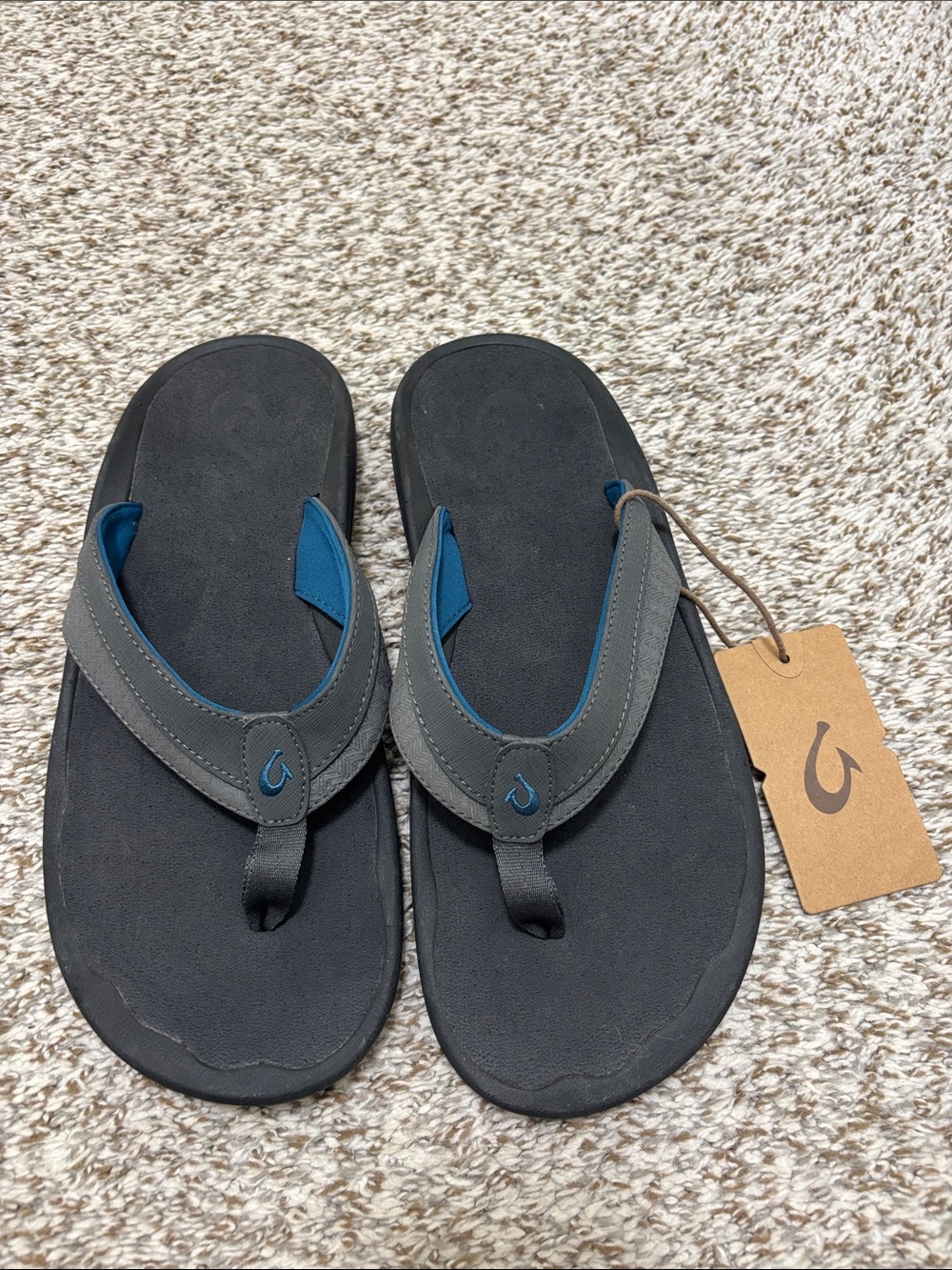 OluKai 'Ohana Koa sandals 11 NWT